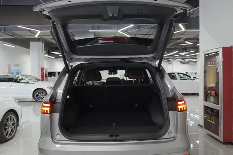 Used Geely Auto Monjaro L 2021 2.0TD DCT EVO Two-Wheel Drive Prestige Version Trunk