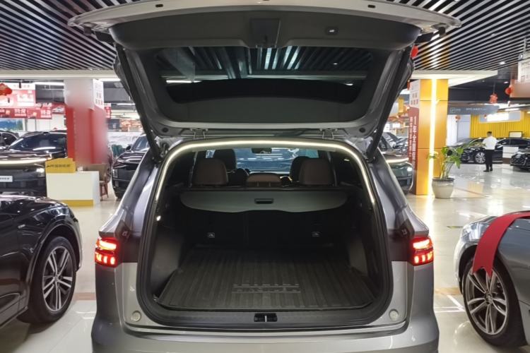 Used Geely Auto Monjaro L 2021 2.0TD DCT EVO Two-Wheel Drive Smart Luxury Version Trunk