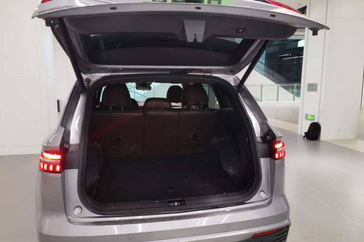 Used Geely Auto Monjaro L 2021 2.0TD DCT EVO Two-Wheel Drive Prestige Version Trunk