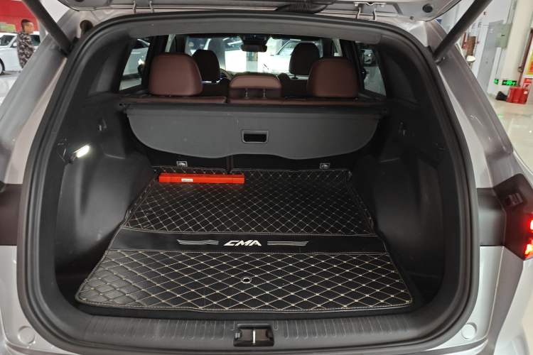 Used Geely Auto Monjaro L 2021 2.0TD DCT EVO Two-Wheel Drive Prestige Version Trunk