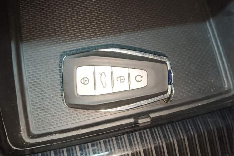 Used Geely Auto Monjaro L 2021 2.0TD DCT EVO Two-Wheel Drive Prestige Version Vehicle Key