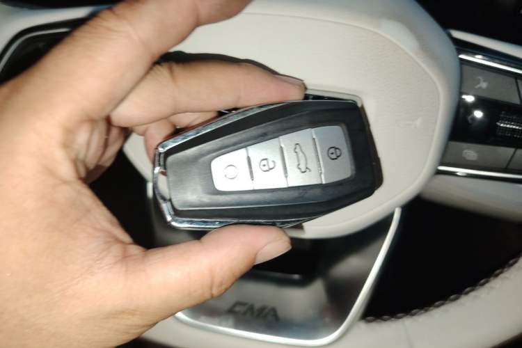 Used Geely Auto Monjaro L 2021 2.0TD High-Power Automatic All-Wheel Drive Luxury Version Vehicle Key