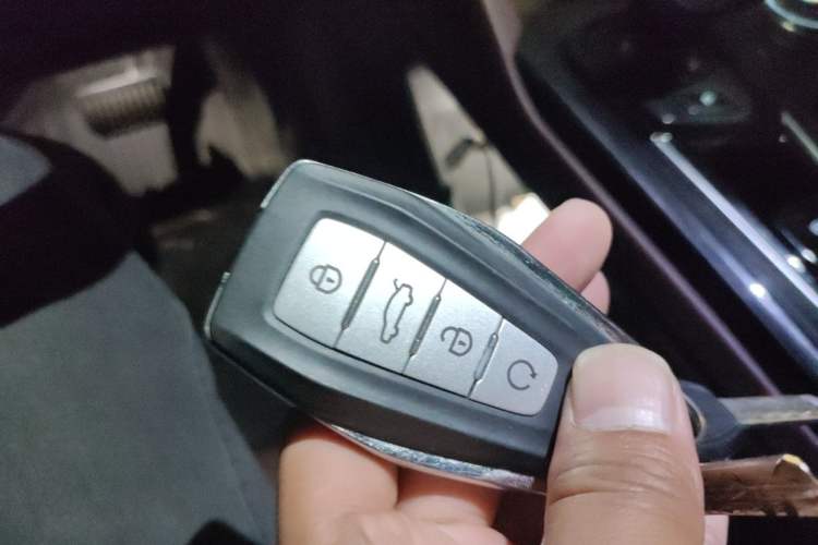 Used Geely Auto Monjaro L 2021 2.0TD DCT EVO Two-Wheel Drive Smart Luxury Version Vehicle Key