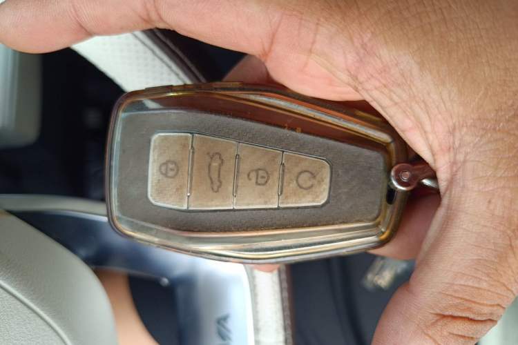 Used Geely Auto Monjaro L 2021 2.0TD DCT EVO Two-Wheel Drive Smart Luxury Version Vehicle Key
