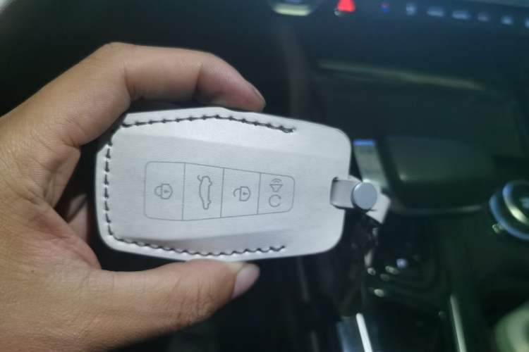 Used Geely Auto Monjaro L 2021 2.0TD DCT EVO Two-Wheel Drive Smart Luxury Version Vehicle Key