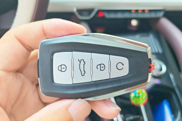 Used Geely Auto Monjaro L 2021 2.0TD DCT EVO Two-Wheel Drive Smart Luxury Version Vehicle Key