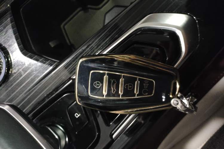Used Geely Auto Monjaro L 2021 2.0TD DCT EVO Two-Wheel Drive Smart Luxury Version Vehicle Key