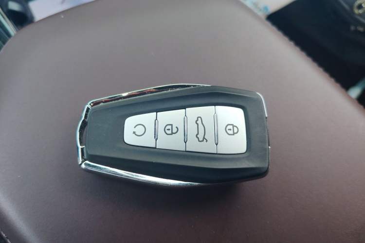 Used Geely Auto Monjaro L 2021 2.0TD DCT EVO Two-Wheel Drive Smart Luxury Version Vehicle Key