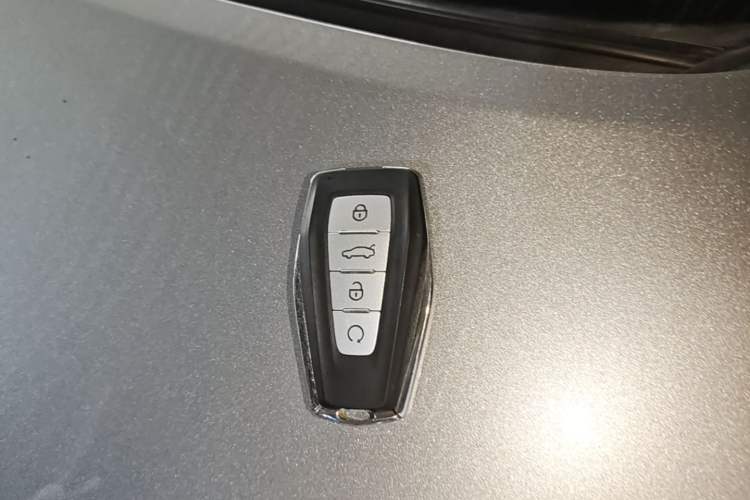 Used Geely Auto Monjaro L 2021 2.0TD DCT EVO Two-Wheel Drive Smart Luxury Version Vehicle Key