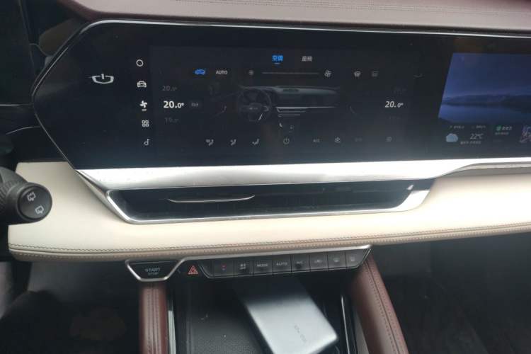 Used Geely Auto Monjaro L 2021 2.0TD DCT EVO Two-Wheel Drive Prestige Version Audio And AC Panel