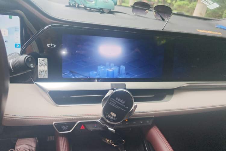 Used Geely Auto Monjaro L 2021 2.0TD DCT EVO Two-Wheel Drive Prestige Version Audio And AC Panel