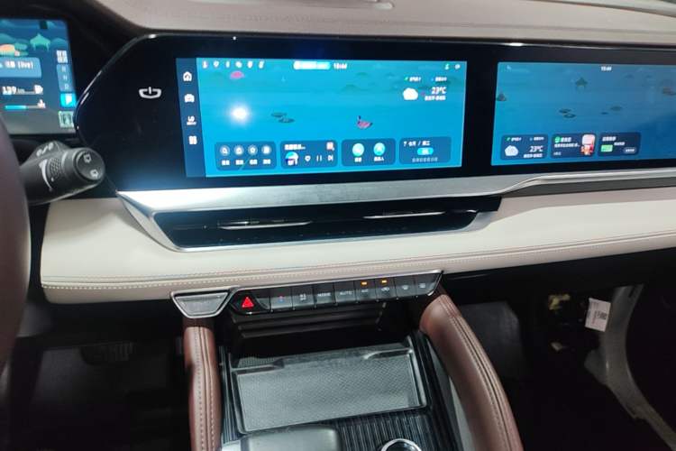 Used Geely Auto Monjaro L 2021 2.0TD DCT EVO Two-Wheel Drive Smart Luxury Version Audio And AC Panel