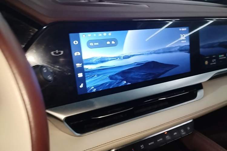 Used Geely Auto Monjaro L 2021 2.0TD DCT EVO Two-Wheel Drive Prestige Version Audio And AC Panel