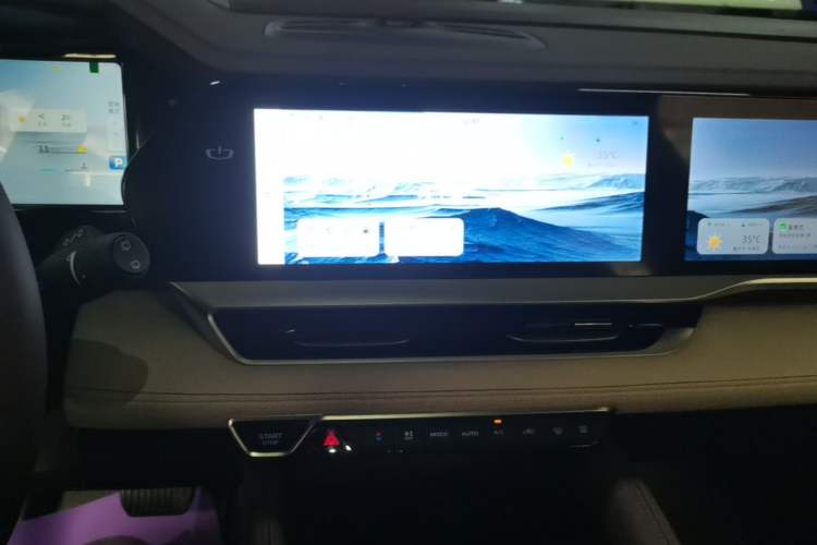 Used Geely Auto Monjaro L 2021 2.0TD DCT EVO Two-Wheel Drive Prestige Version Audio And AC Panel