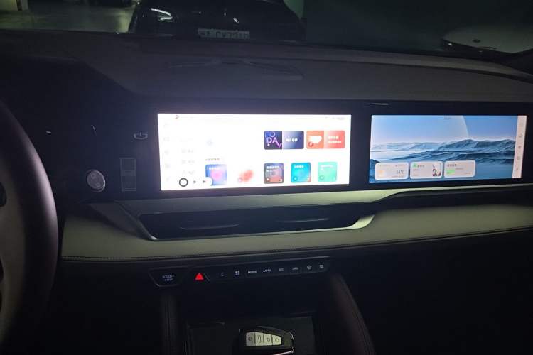 Used Geely Auto Monjaro L 2021 2.0TD DCT EVO Two-Wheel Drive Smart Luxury Version Audio And AC Panel