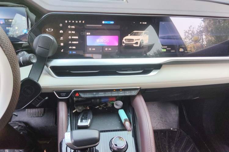 Used Geely Auto Monjaro L 2021 2.0TD DCT EVO Two-Wheel Drive Prestige Version Audio And AC Panel