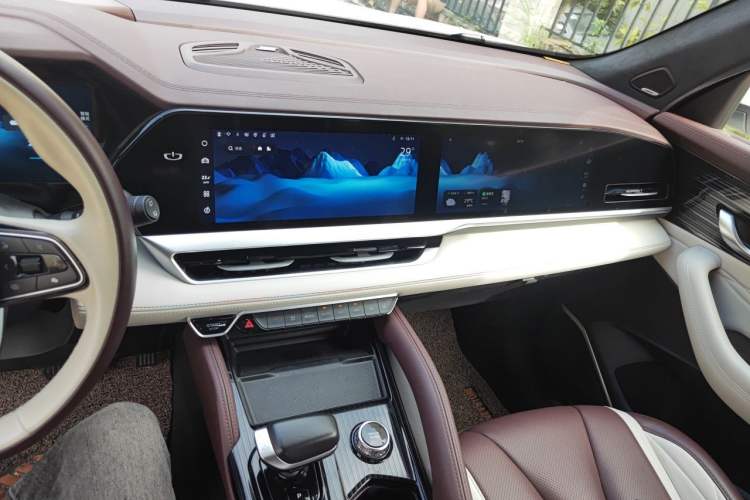 Used Geely Auto Monjaro L 2021 2.0TD DCT EVO Two-Wheel Drive Smart Luxury Version Audio And AC Panel