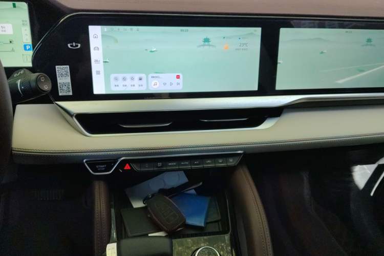 Used Geely Auto Monjaro L 2021 2.0TD High-Power Automatic All-Wheel Drive Luxury Version Audio And AC Panel