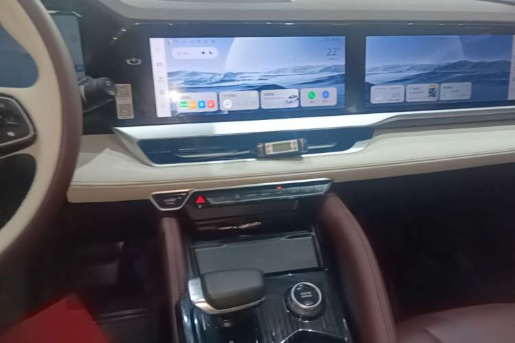Used Geely Auto Monjaro L 2021 2.0TD DCT EVO Two-Wheel Drive Smart Luxury Version Audio And AC Panel