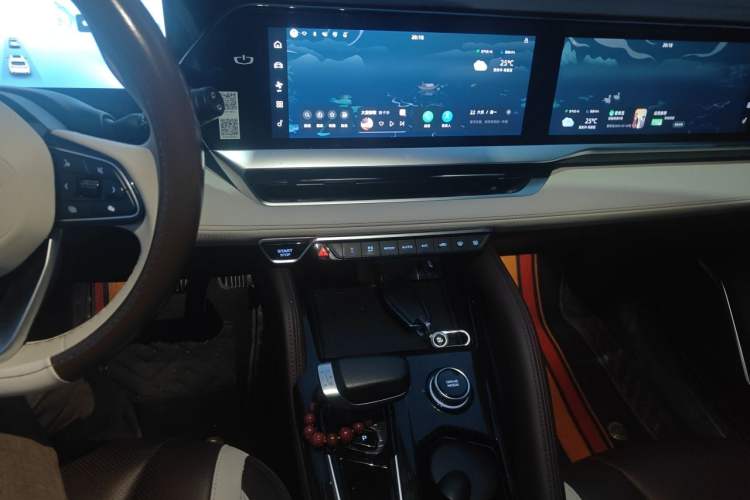 Used Geely Auto Monjaro L 2021 2.0TD DCT EVO Two-Wheel Drive Prestige Version Audio And AC Panel