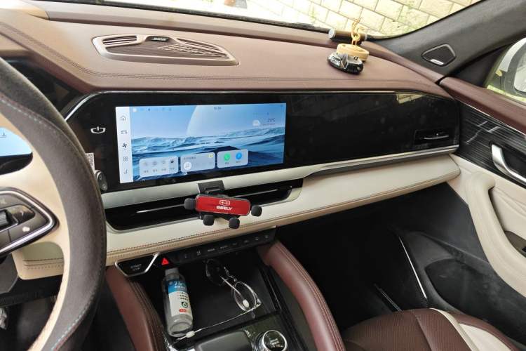 Used Geely Auto Monjaro L 2021 2.0TD High-Power Automatic All-Wheel Drive Luxury Version Audio And AC Panel