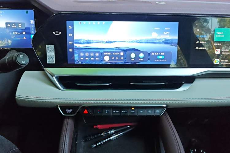 Used Geely Auto Monjaro L 2021 2.0TD DCT EVO Two-Wheel Drive Prestige Version Audio And AC Panel