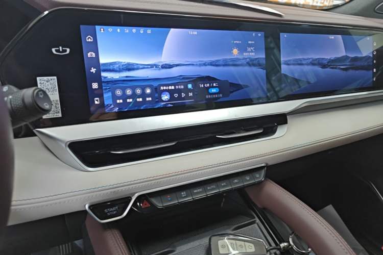 Used Geely Auto Monjaro L 2021 2.0TD DCT EVO Two-Wheel Drive Smart Luxury Version Audio And AC Panel