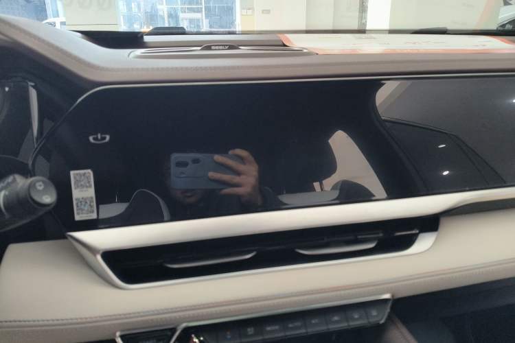 Used Geely Auto Monjaro L 2021 2.0TD DCT EVO Two-Wheel Drive Prestige Version Audio And AC Panel
