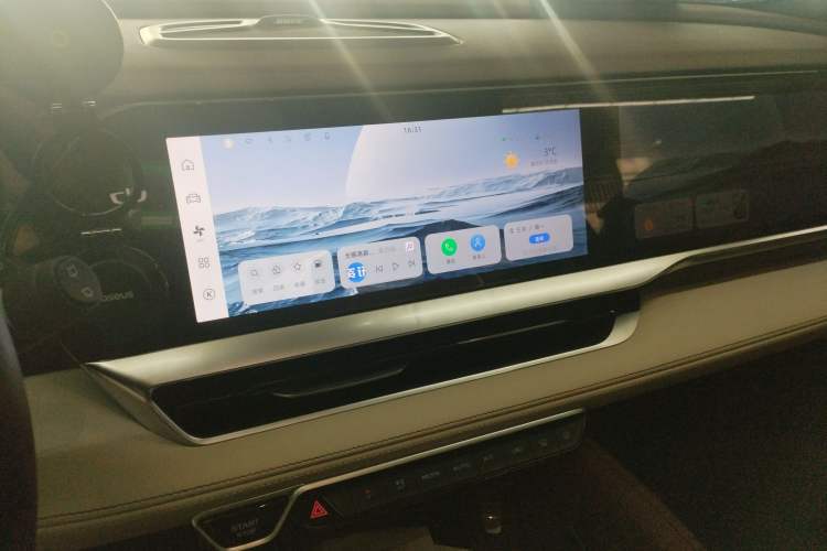 Used Geely Auto Monjaro L 2021 2.0TD High-Power Automatic All-Wheel Drive Luxury Version Audio And AC Panel