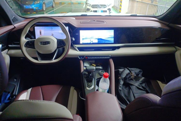 Used Geely Auto Monjaro L 2021 2.0TD DCT EVO Two-Wheel Drive Prestige Version Center Console