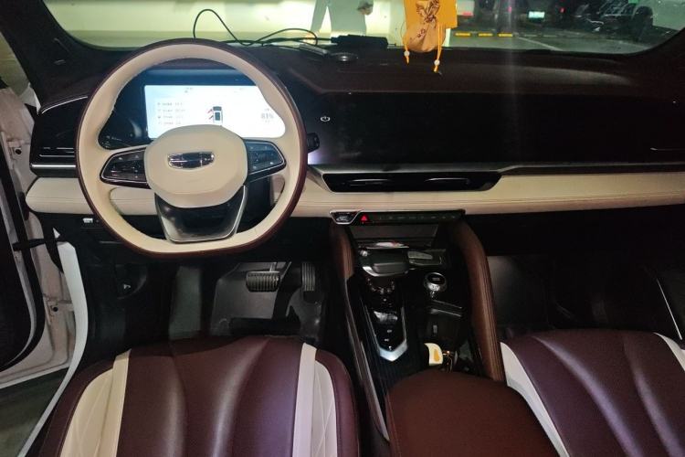 Used Geely Auto Monjaro L 2021 2.0TD DCT EVO Two-Wheel Drive Smart Luxury Version Center Console