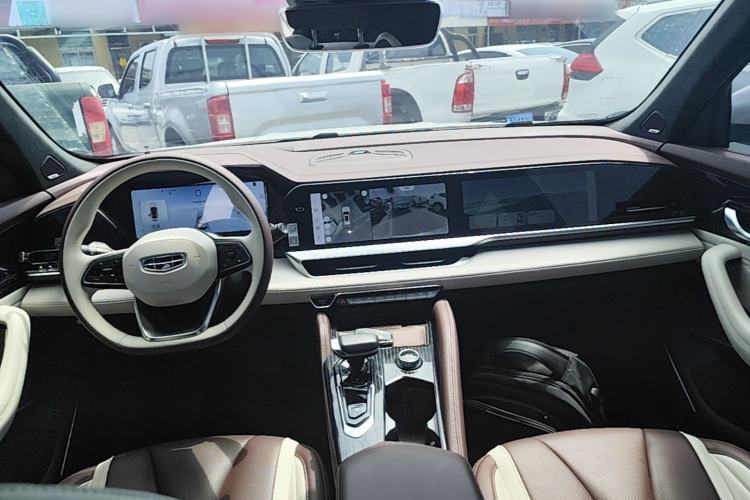 Used Geely Auto Monjaro L 2021 2.0TD DCT EVO Two-Wheel Drive Smart Luxury Version Center Console