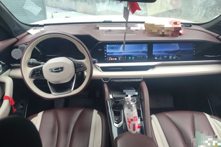 Used Geely Auto Monjaro L 2021 2.0TD DCT EVO Two-Wheel Drive Prestige Version Center Console