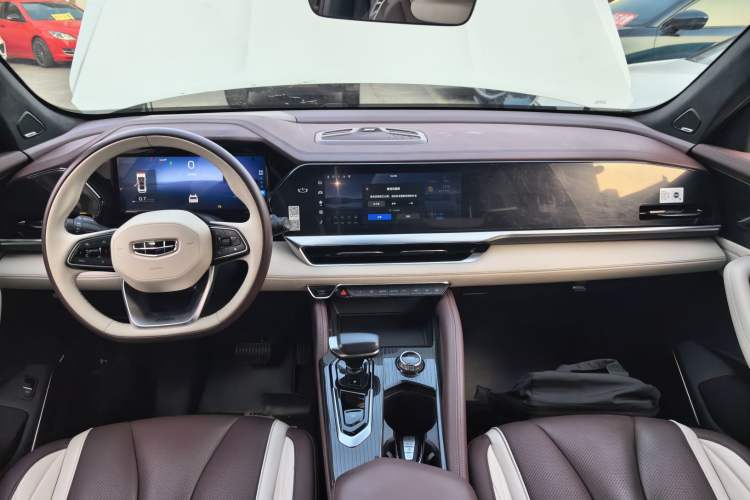 Used Geely Auto Monjaro L 2021 2.0TD High-Power Automatic All-Wheel Drive Luxury Version Center Console