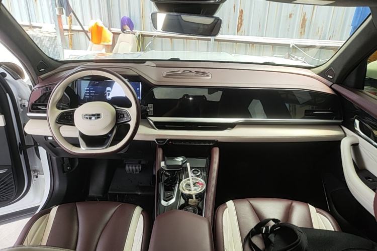 Used Geely Auto Monjaro L 2021 2.0TD DCT EVO Two-Wheel-Drive Flagship Version Center Console