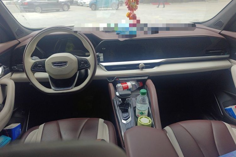 Used Geely Auto Monjaro L 2021 2.0TD DCT EVO Two-Wheel Drive Prestige Version Center Console