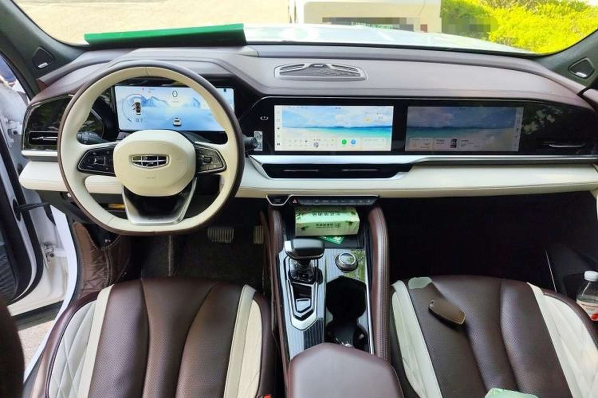 Used Geely Auto Monjaro L 2021 2.0TD High-Power Automatic All-Wheel Drive Luxury Version Center Console