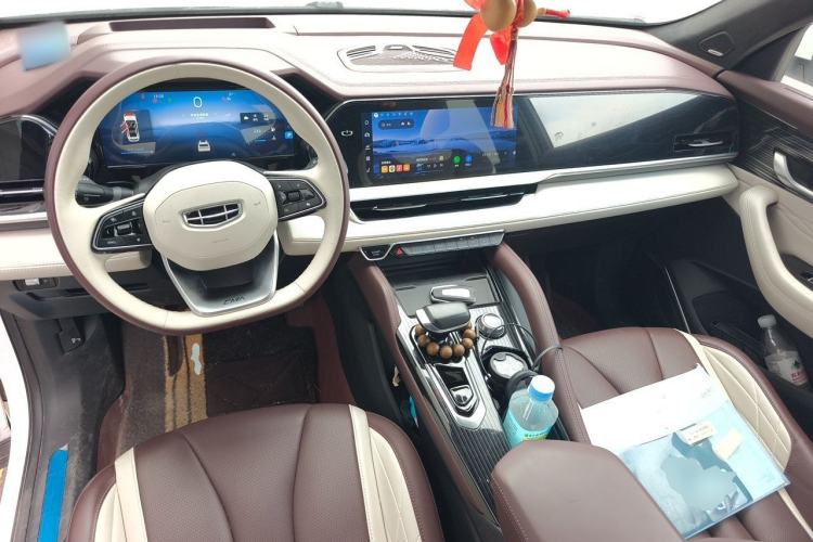 Used Geely Auto Monjaro L 2021 2.0TD High-Power Automatic All-Wheel-Drive Flagship Version Center Console