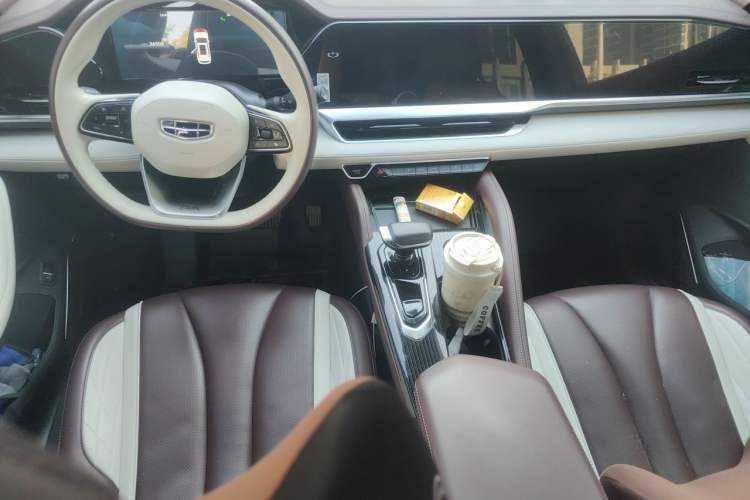 Used Geely Auto Monjaro L 2021 2.0TD DCT EVO Two-Wheel Drive Smart Luxury Version Center Console