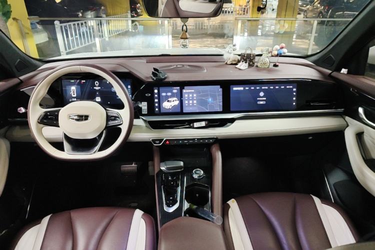 Used Geely Auto Monjaro L 2021 2.0TD DCT EVO Two-Wheel Drive Prestige Version Center Console