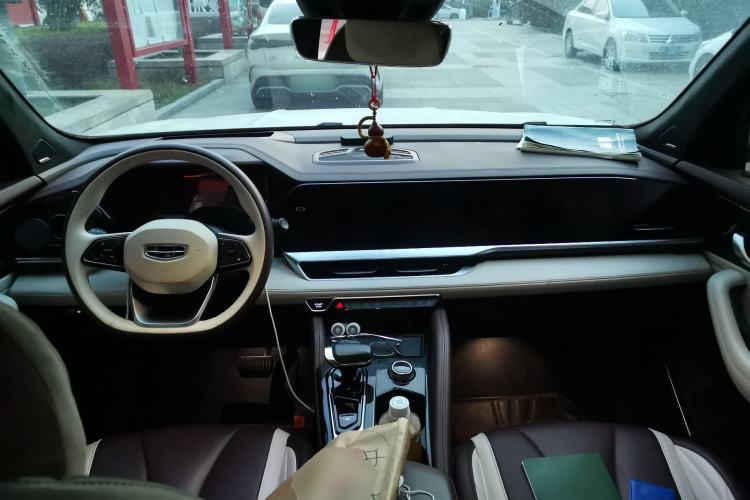 Used Geely Auto Monjaro L 2021 2.0TD High-Power Automatic All-Wheel-Drive Flagship Version Center Console