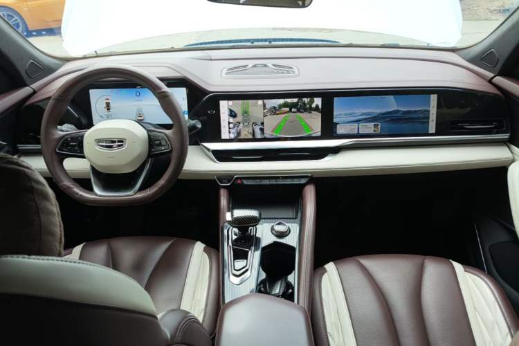Used Geely Auto Monjaro L 2021 2.0TD DCT EVO Two-Wheel Drive Prestige Version Center Console