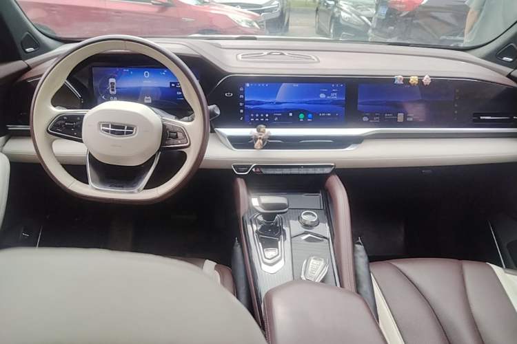 Used Geely Auto Monjaro L 2021 2.0TD DCT EVO Two-Wheel Drive Smart Luxury Version Center Console