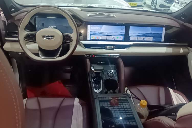 Used Geely Auto Monjaro L 2021 2.0TD DCT EVO Two-Wheel Drive Smart Luxury Version Center Console