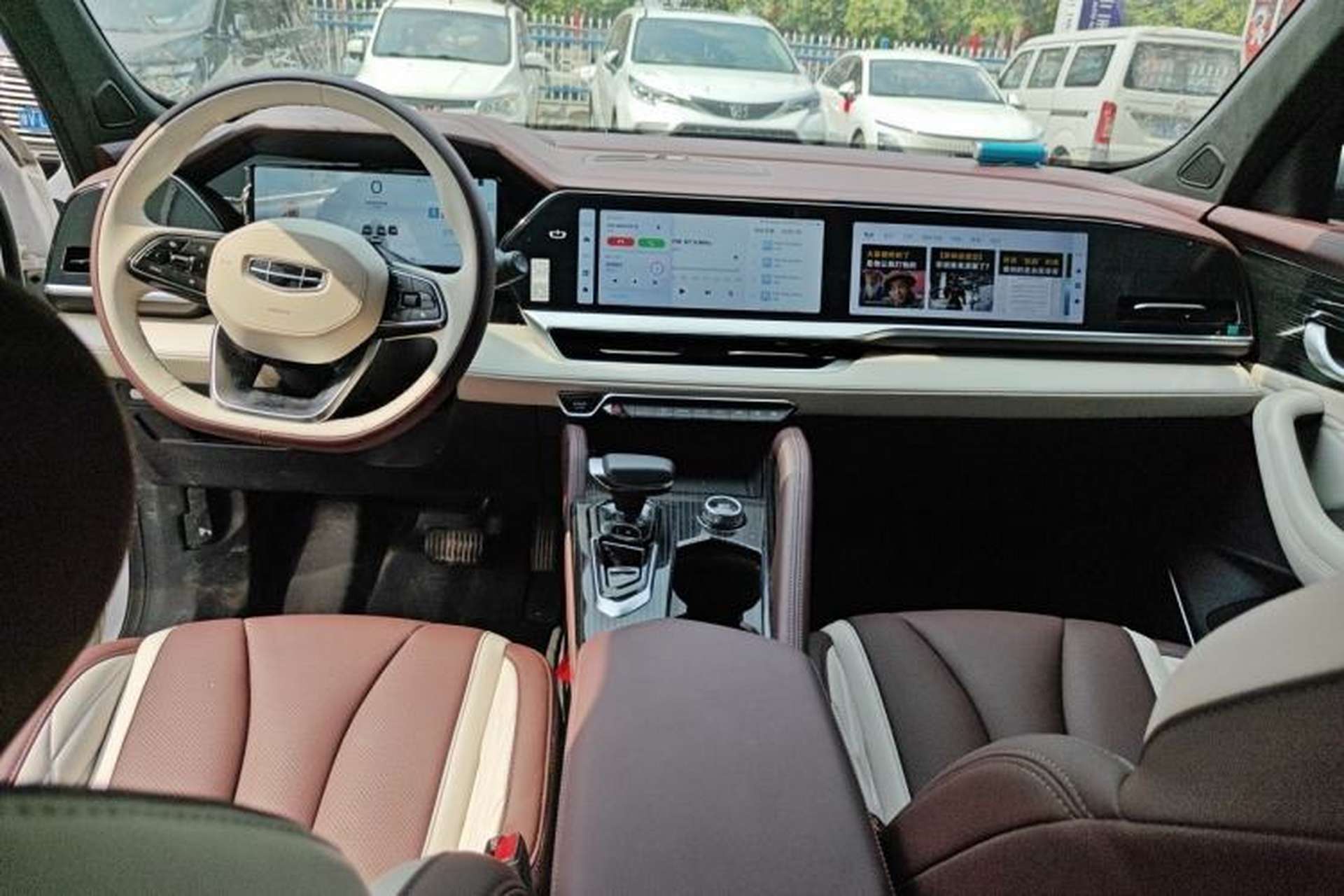 Used Geely Auto Monjaro L 2021 2.0TD DCT EVO Two-Wheel Drive Prestige Version Center Console