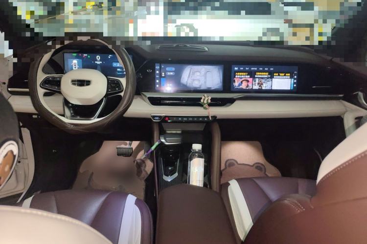 Used Geely Auto Monjaro L 2021 2.0TD DCT EVO Two-Wheel Drive Prestige Version Center Console