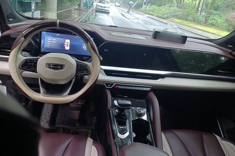 Used Geely Auto Monjaro L 2021 2.0TD DCT EVO Two-Wheel Drive Smart Luxury Version Center Console