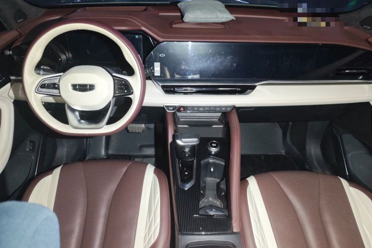 Used Geely Auto Monjaro L 2021 2.0TD High-Power Automatic All-Wheel-Drive Flagship Version Center Console