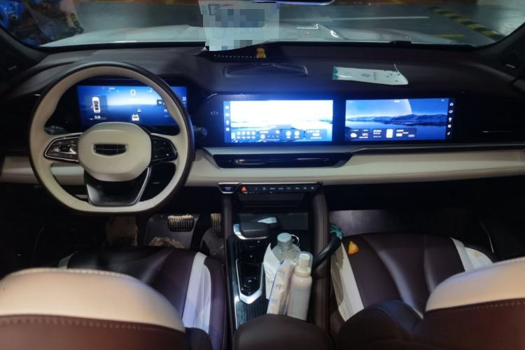 Used Geely Auto Monjaro L 2021 2.0TD DCT EVO Two-Wheel Drive Smart Luxury Version Center Console
