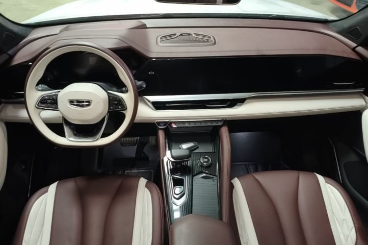 Used Geely Auto Monjaro L 2021 2.0TD DCT EVO Two-Wheel Drive Prestige Version Center Console